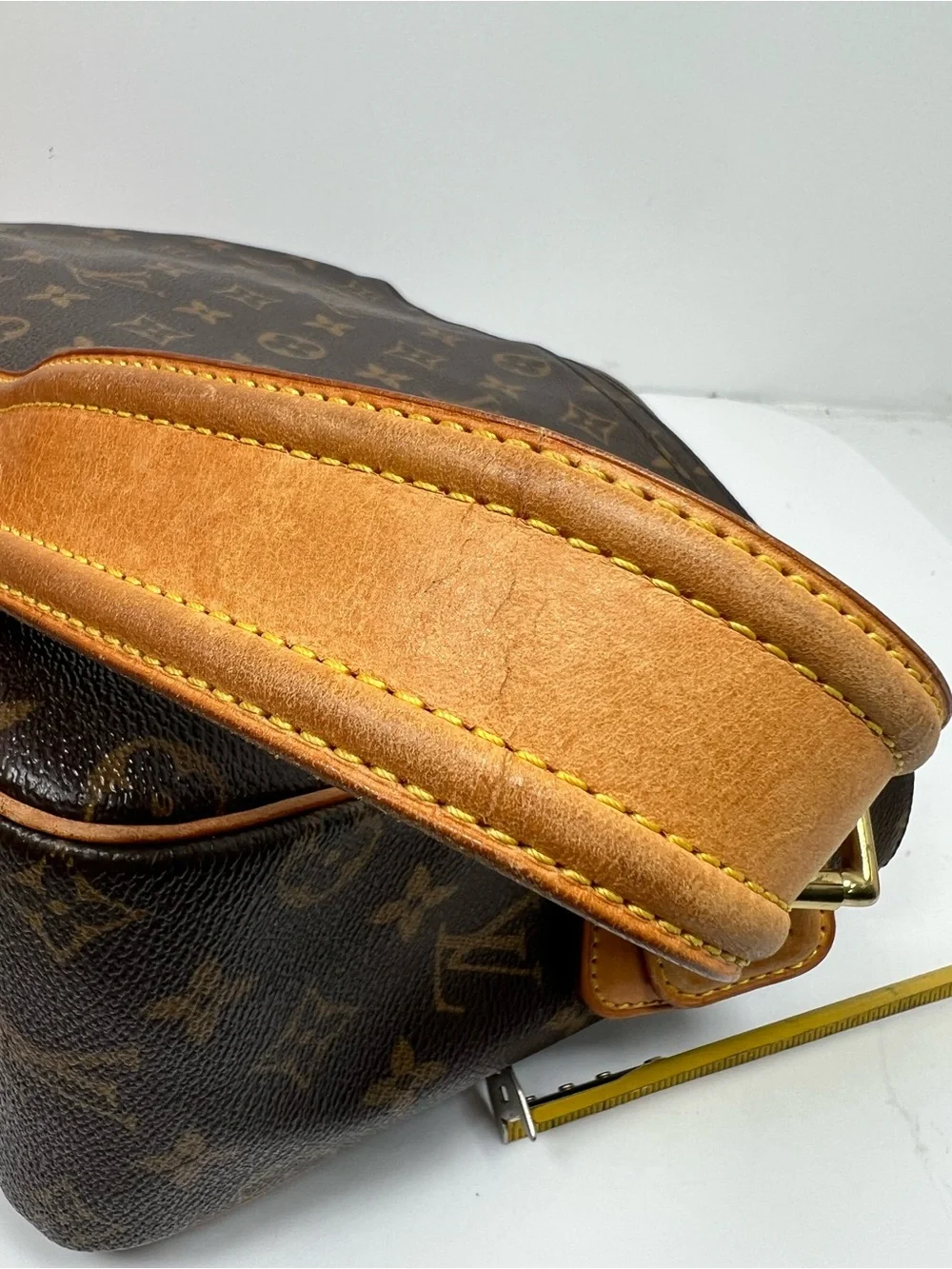 Louis Vuitton Monogram Hudson GM Shoulder Bag Brown Canvas Red Interior Auth